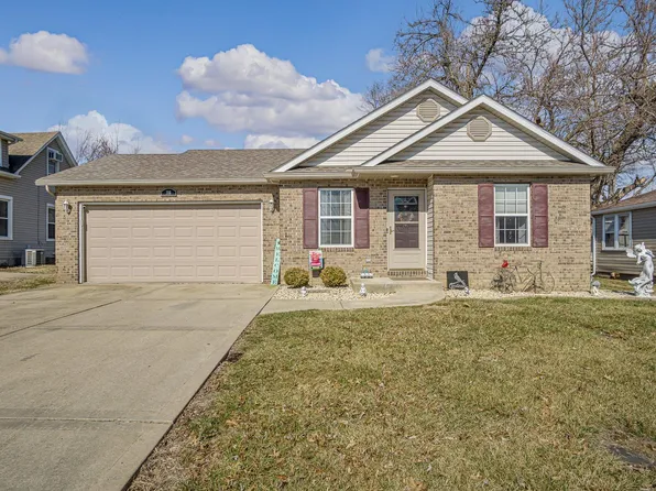 216 W Zupan St, Maryville, IL 62062