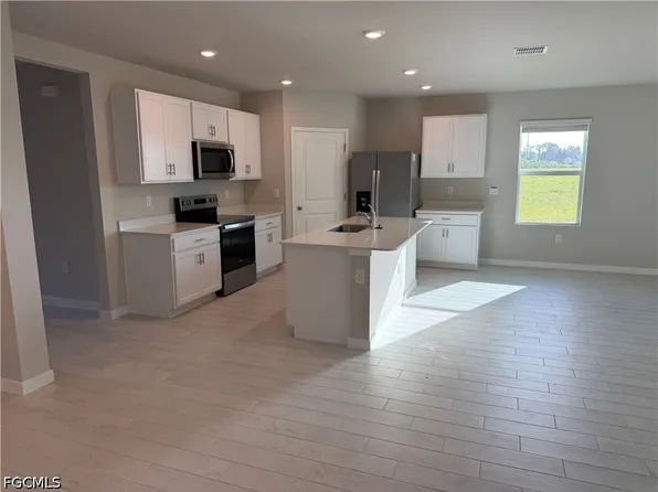 5293 Mulsanne Way, Fort Myers, FL 33905