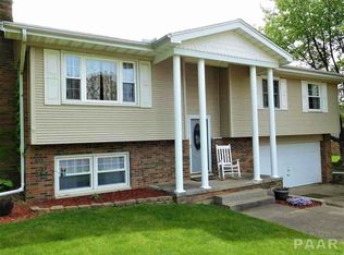 1107 Cambridge Dr, Washington, IL