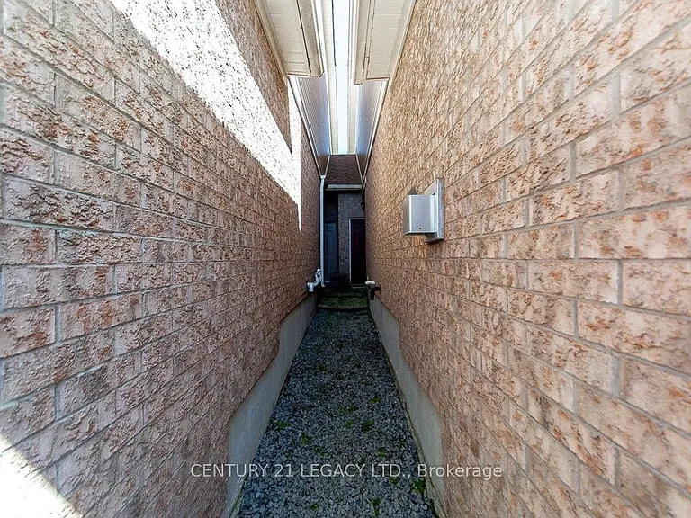 44 Tincomb Cres — Photo 37