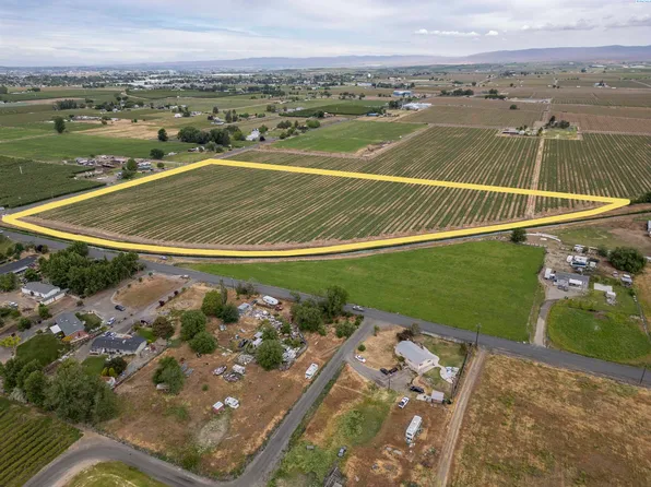 Apricot Rd, Grandview, WA 98930