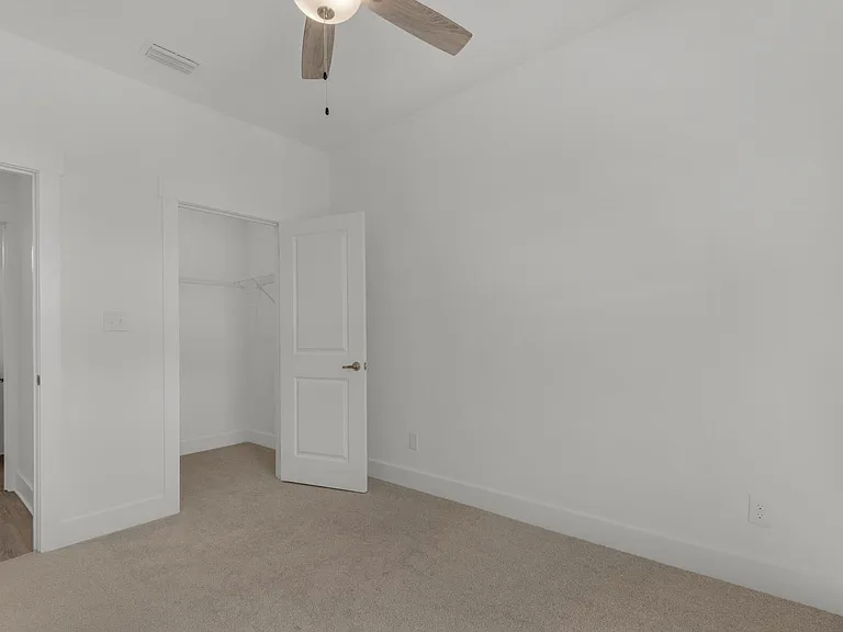 118 Date Palm Ln — Photo 30
