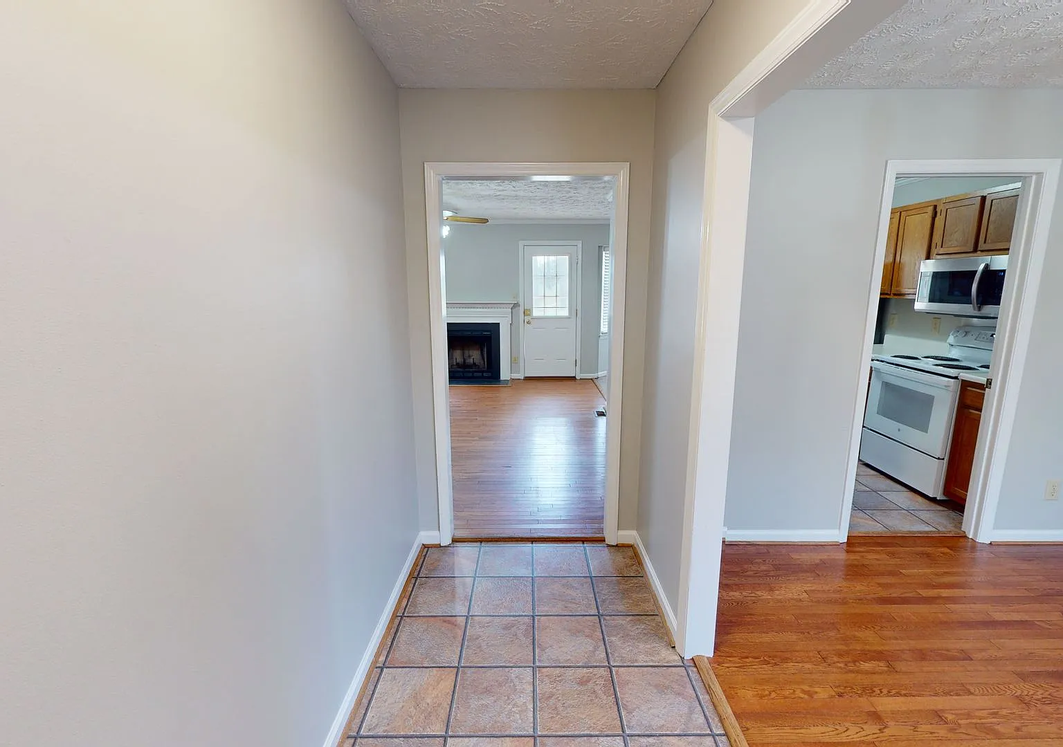 Charming Single-Level 3 Bedroom Home Close to Fort Liberty & Amenities! — Photo 2