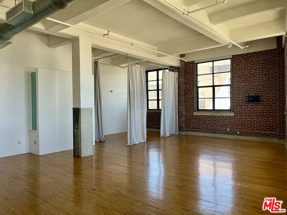 1 bed, 2.0 bath, 1189 sqft, $3,950 — Photo 4