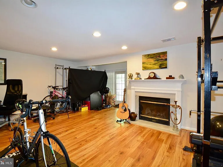 6153 Summer Park Ln — Photo 35