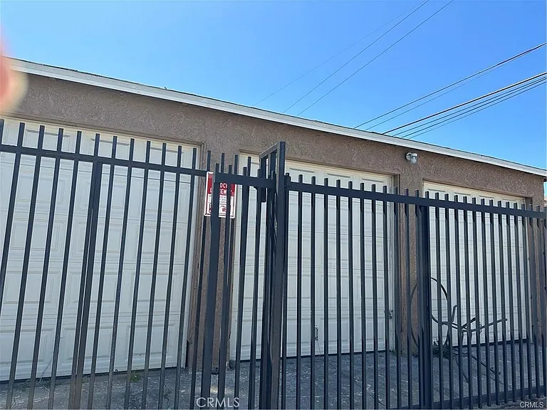 8803 S Hoover St — Photo 8