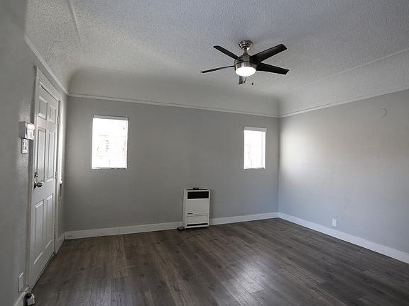 3rd image of 3935 La Salle Ave #1/2