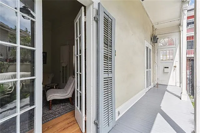 1122 Dauphine St — Photo 4
