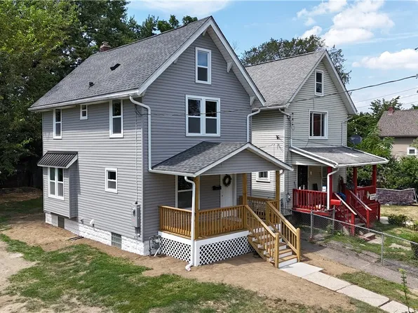1270 Moore St, Akron, OH 44301
