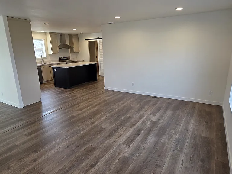684 N Clark Heights Rd — Photo 5