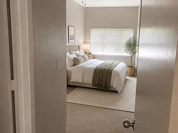 4th image of 2411 W HORATIO STREET #538