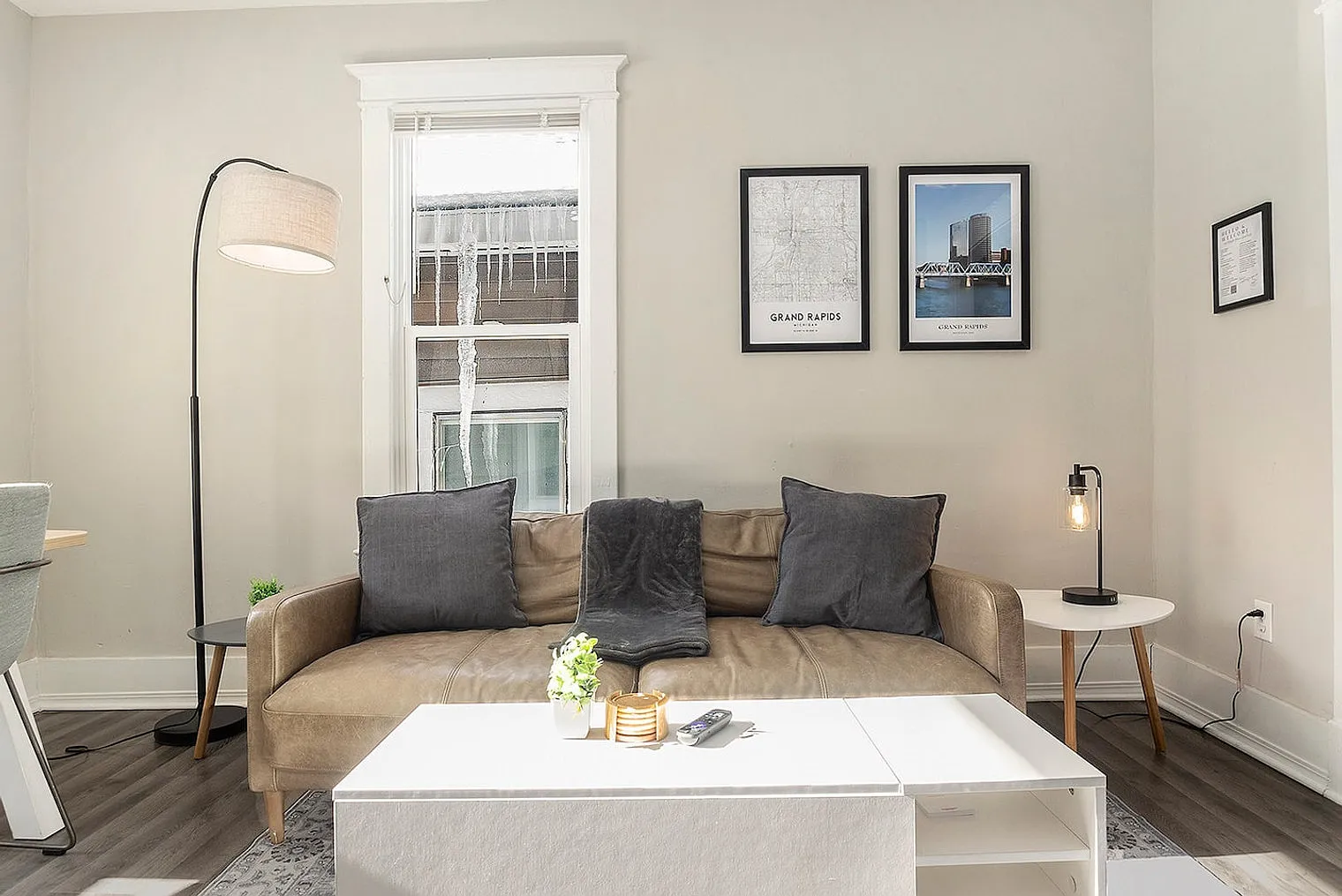 1 bed, 1.0 bath, 430 sqft, $2,341 — Photo 4