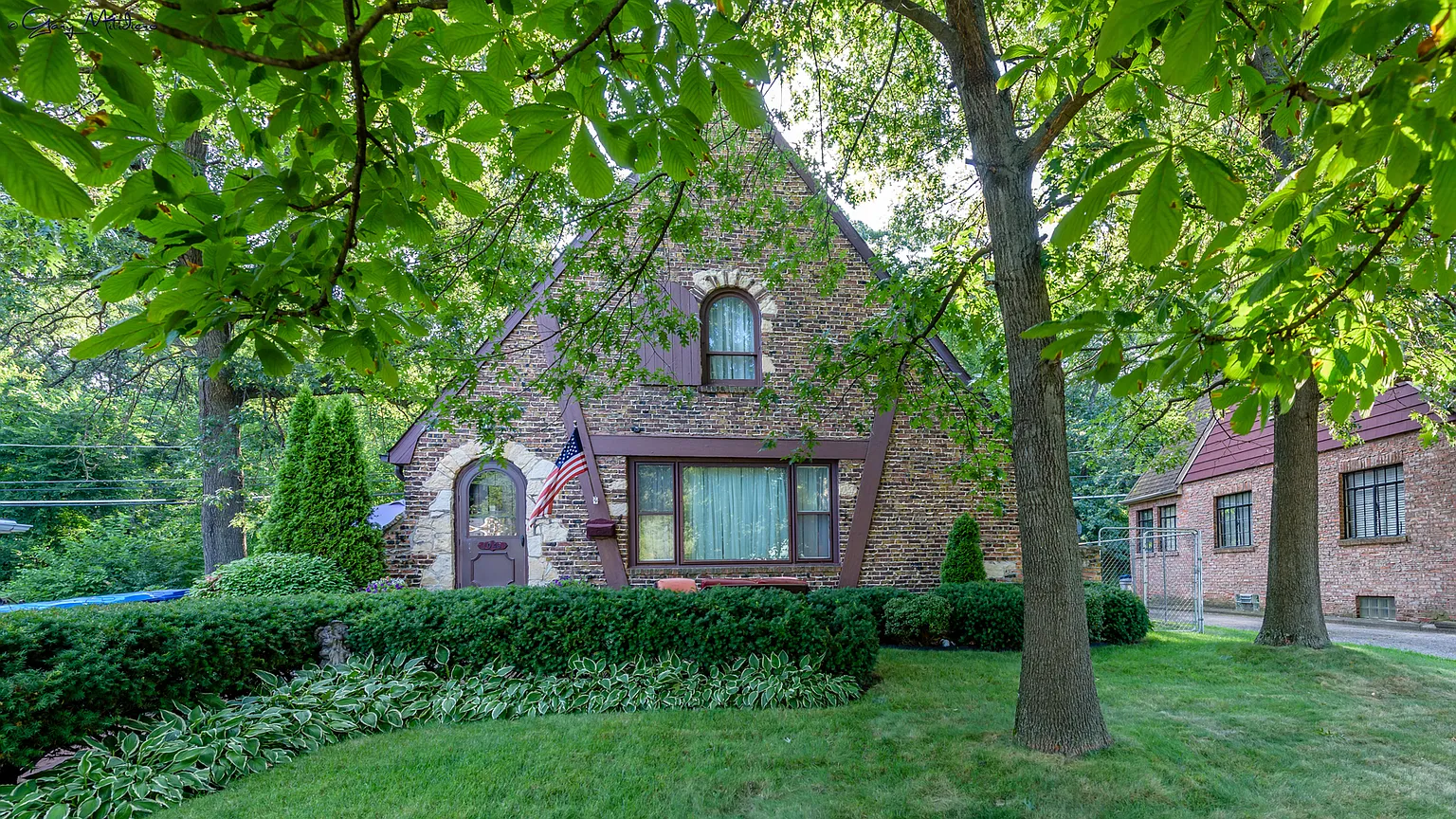 1043 Forest Hill St photo 1
