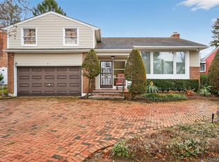 50 Netto Lane, Plainview, NY 11803