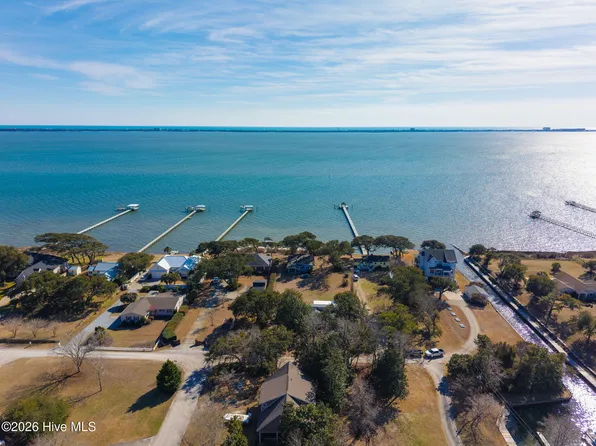 213 Sea Trace Lane, Newport, NC 28570