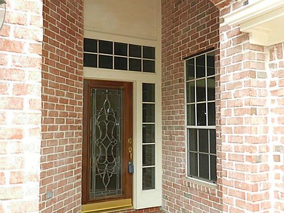 2nd image of 3327 McMahon Way