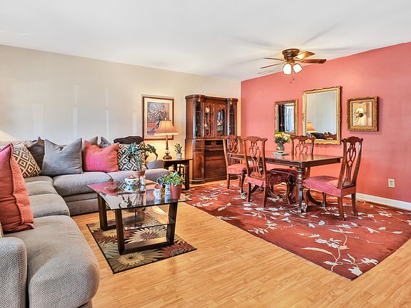 4th image of 10258 Russett Ave