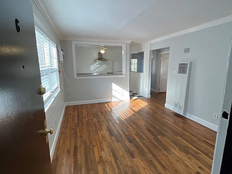 Sunny living room!