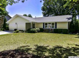 1206 Shawnee Dr NW, Hartselle, AL 35640
