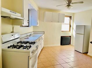 2 1st St, Elmwood Park, NJ 07407