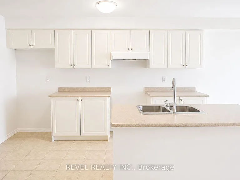 62 Munro Cir — Photo 5