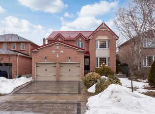 57 Yorkshire Cres, Whitby, ON L1R 1X8