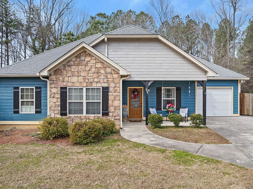 1st image of 825 Shannon Cir NE