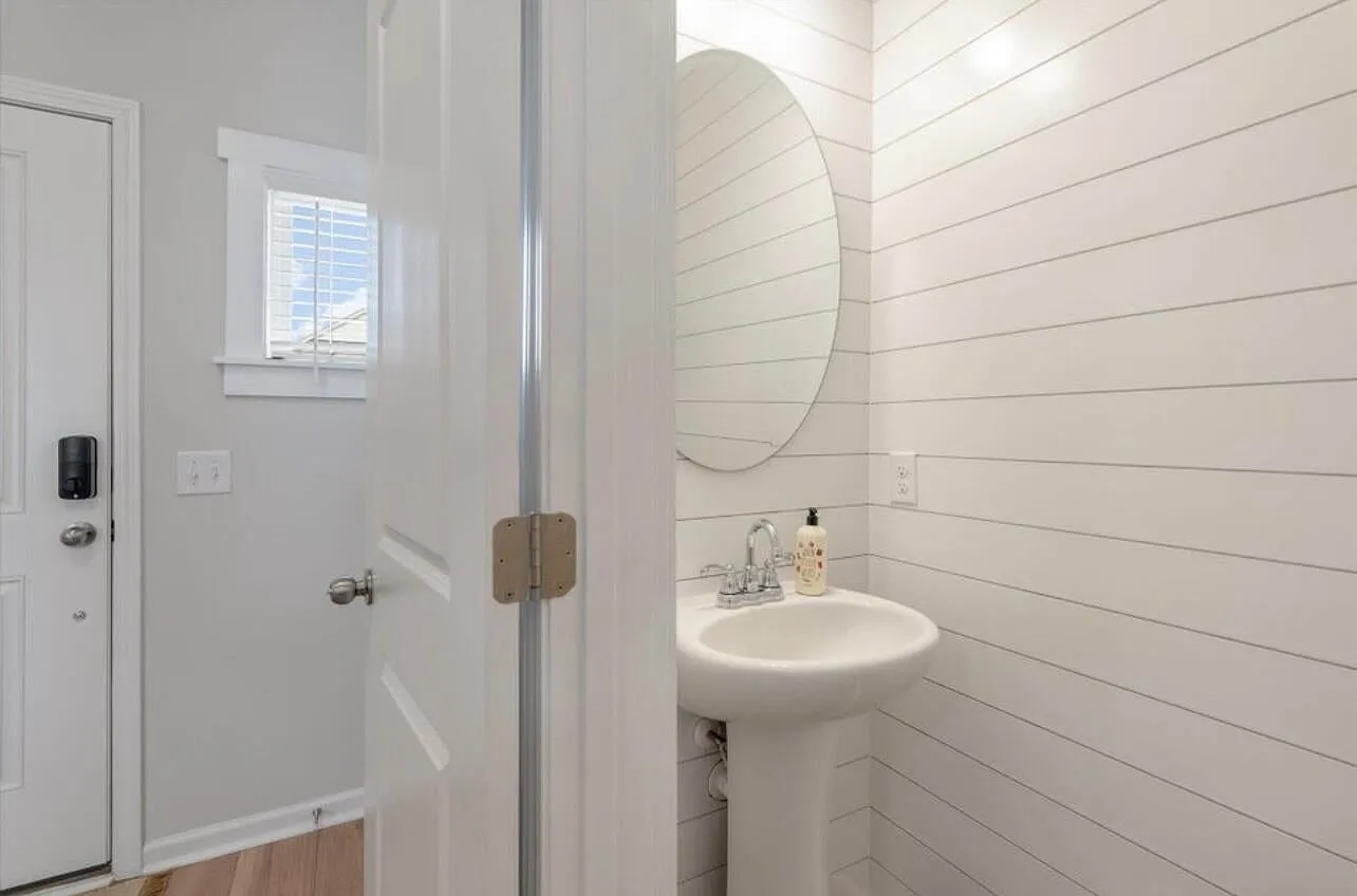 4 bed, 2.5 bath, 2252 sqft, $2,750 — Photo 4