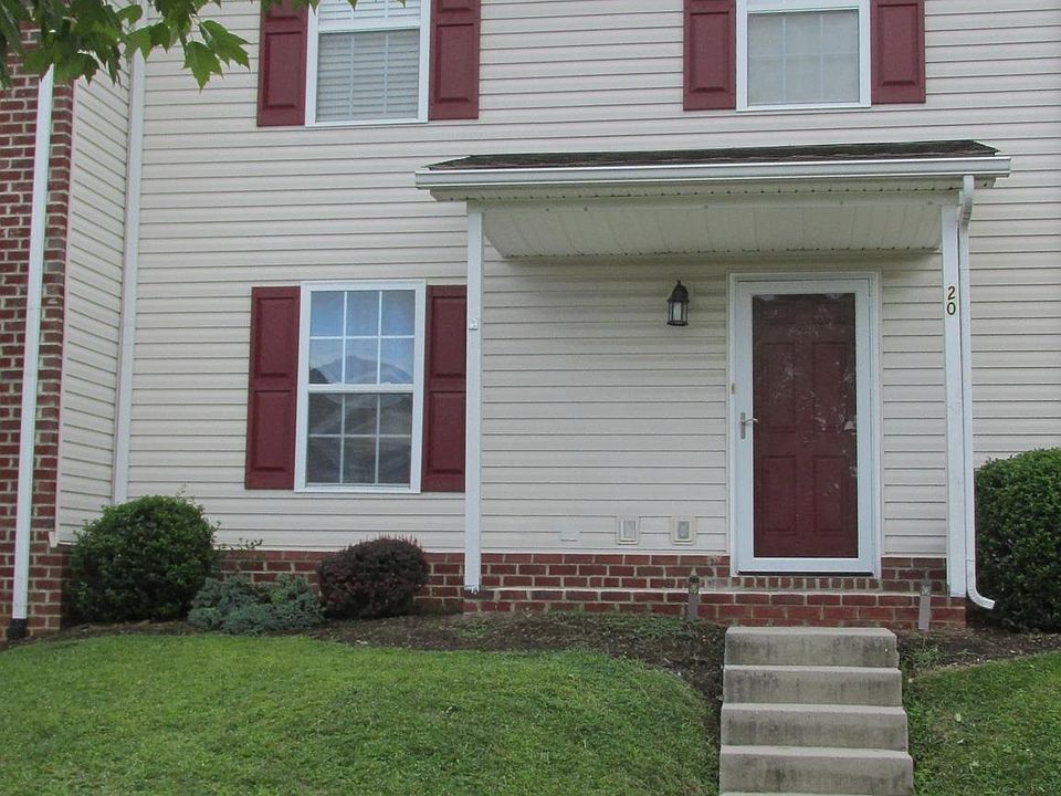 1st image of 20 Charleston Ln