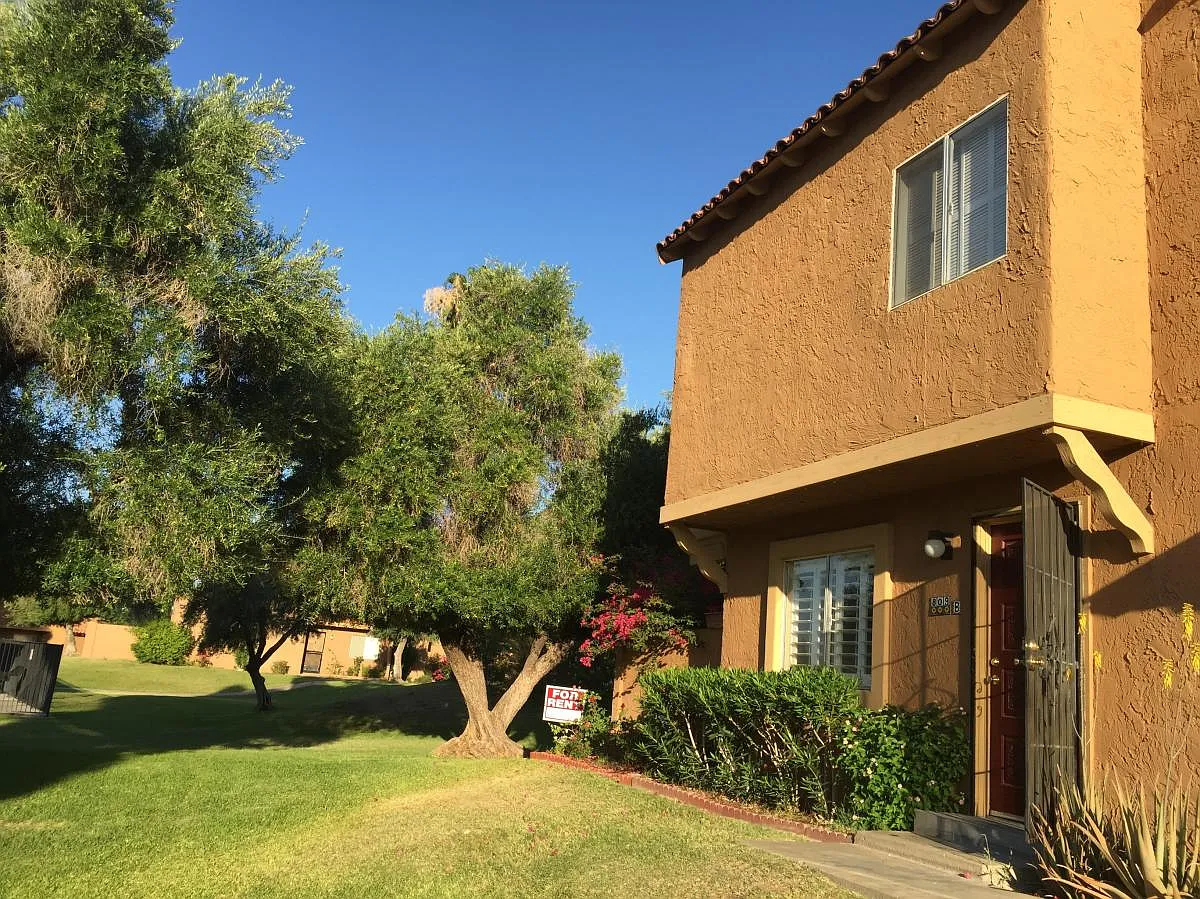 2 bed, 1.5 bath, 882 sqft, $1,500 — Photo 1