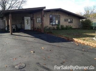 36 Franklin St, Islip, NY 11751