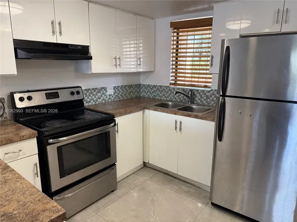 5530 W 26th Ct APT 210, Hialeah, FL 33016