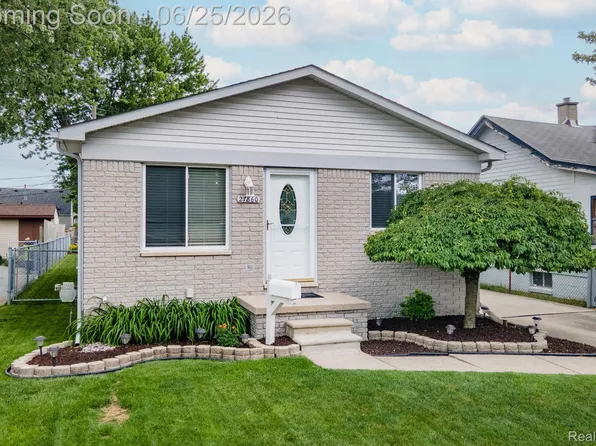 27860 Kaufman St, Roseville, MI 48066
