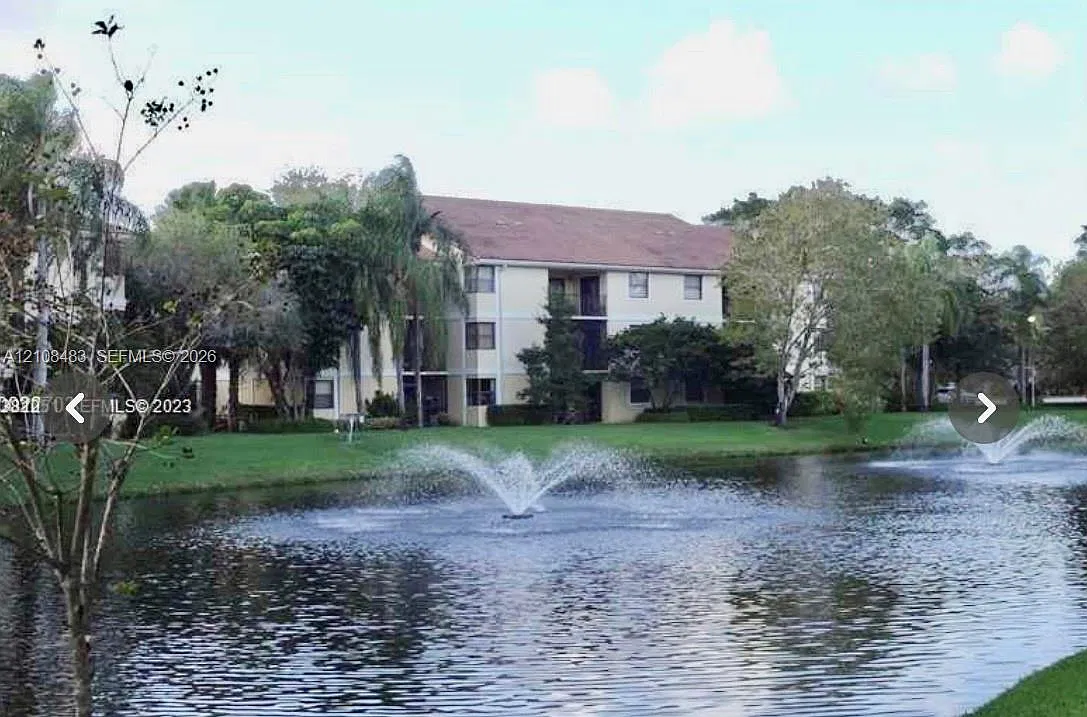 Grand Marquis Condo — Photo 4