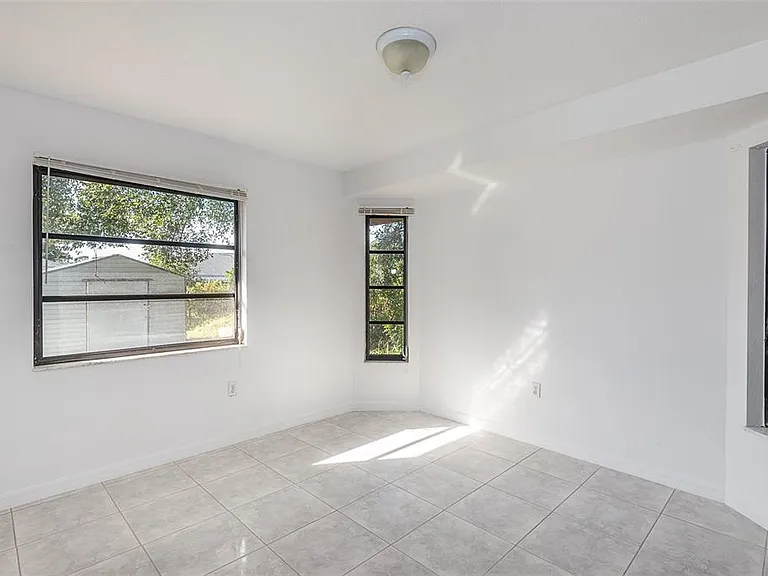 838 Jarvis St — Photo 29