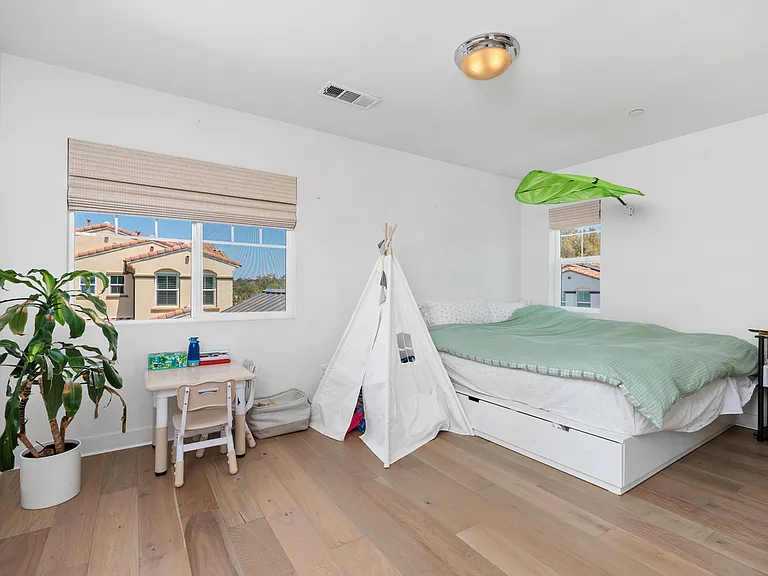 655 Manzanita Ln — Photo 18