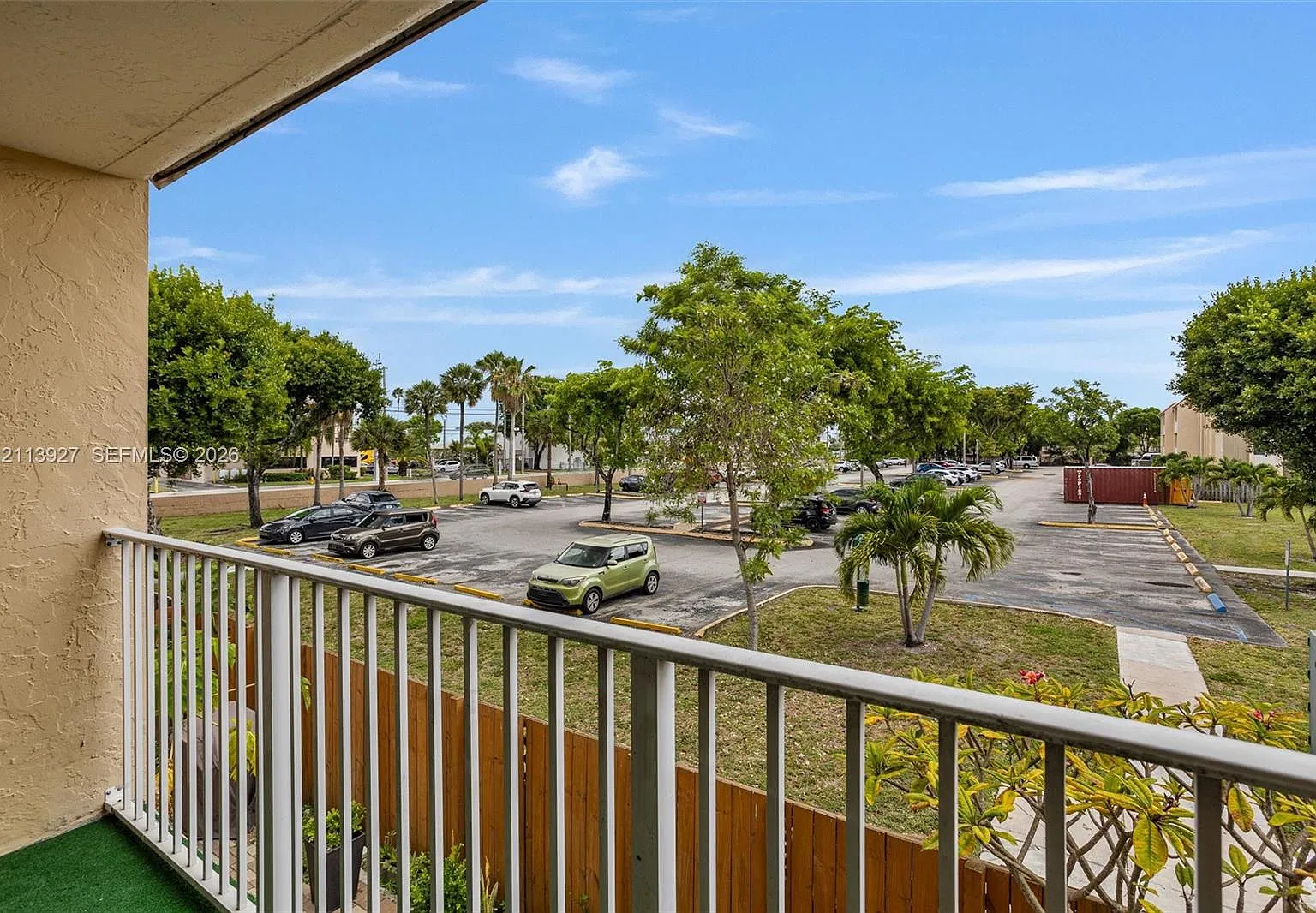 Doral Gardens Ii Condo — Photo 2