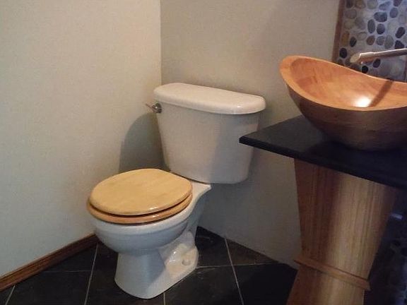5th image of 831 Camas Pl