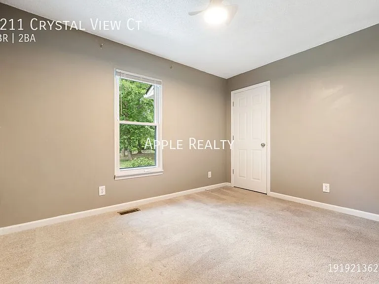 1211 Crystal View Ct — Photo 11