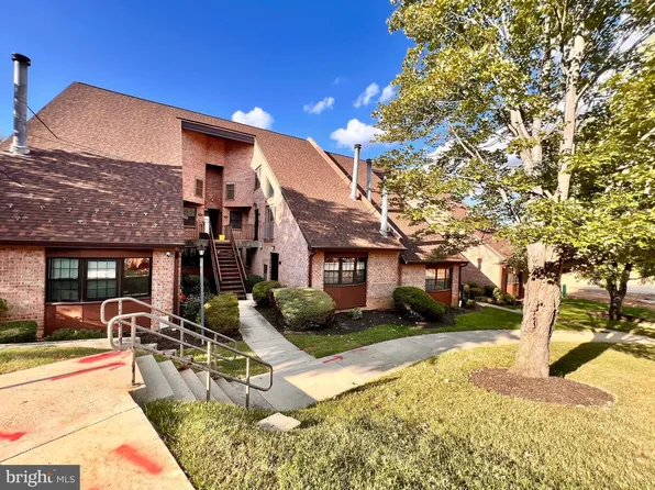 3066 Pineview Ct NE, Washington, DC 20018