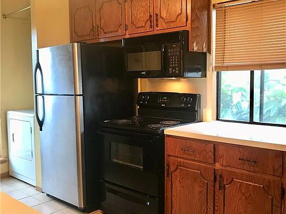 4th image of 524 Cabana Dr