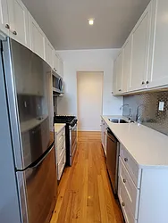 Rented by R New York