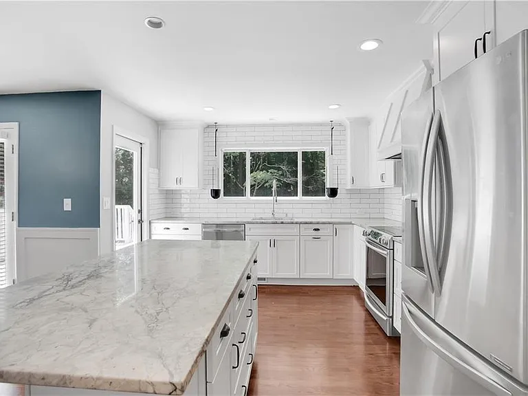 455 Persimmon Ln — Photo 6