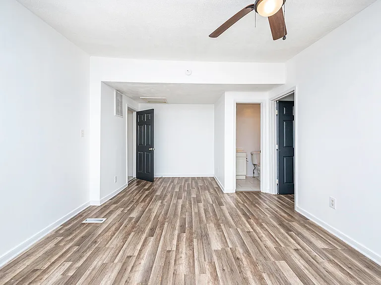 1208 Louis Ln — Photo 23