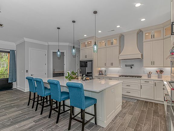 5th image of 5854 Creekside Dr.