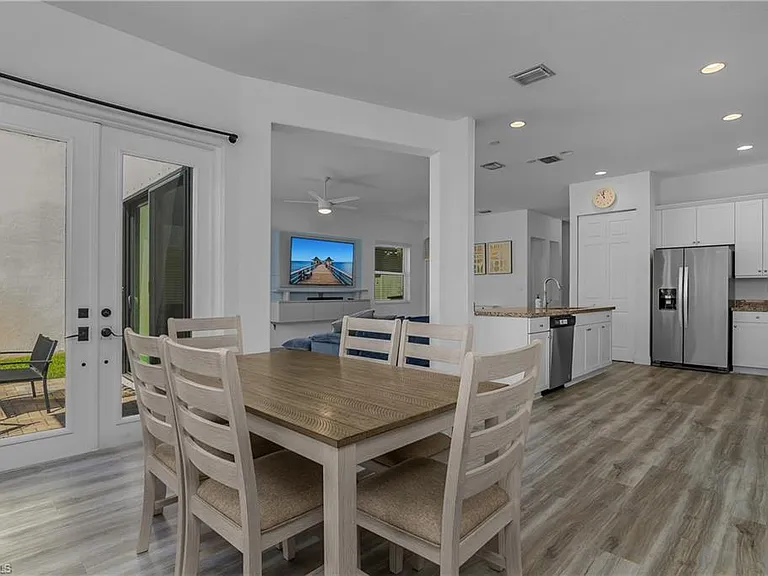 5396 Cameron Dr — Photo 18