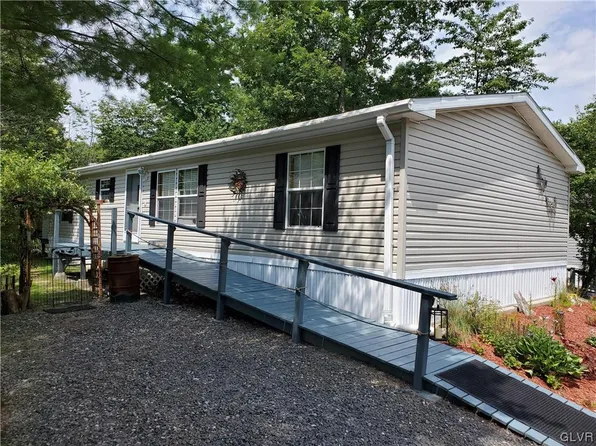 168 Damascus Rd, New Ringgold, PA 17960