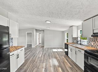 1532 Nassau St, Southport, FL 32409