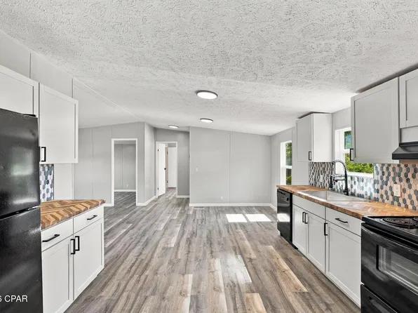 1532 Nassau St, Southport, FL 32409