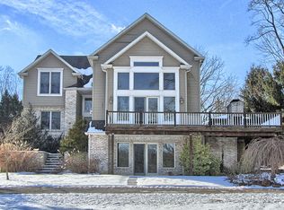 16 Stone Spring Ln, Camp Hill, PA 17011